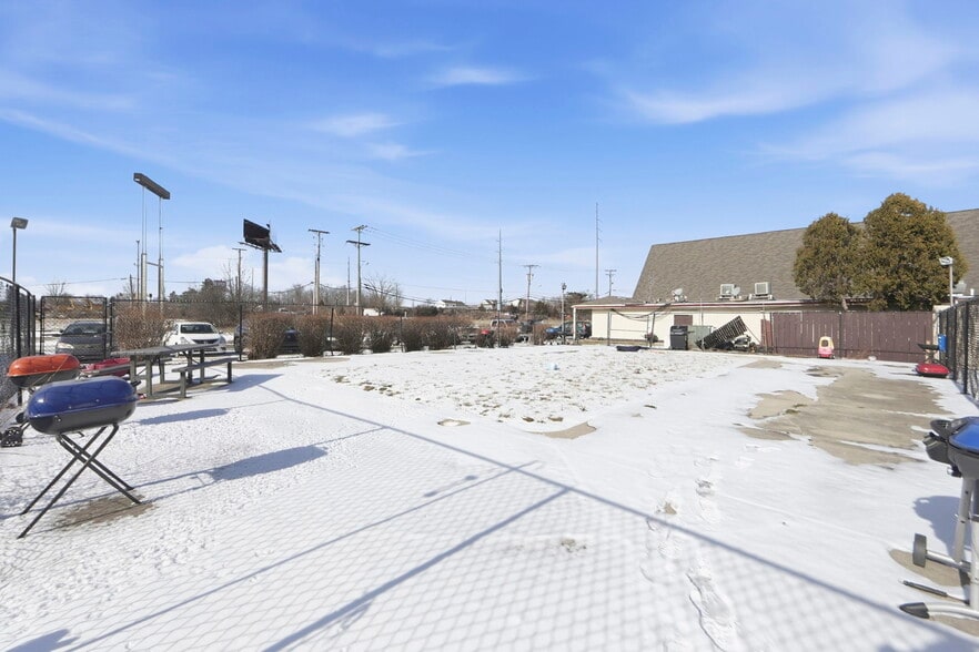 More Photos Of 3527 W Coliseum Blvd, Fort Wayne Hotel For Sale