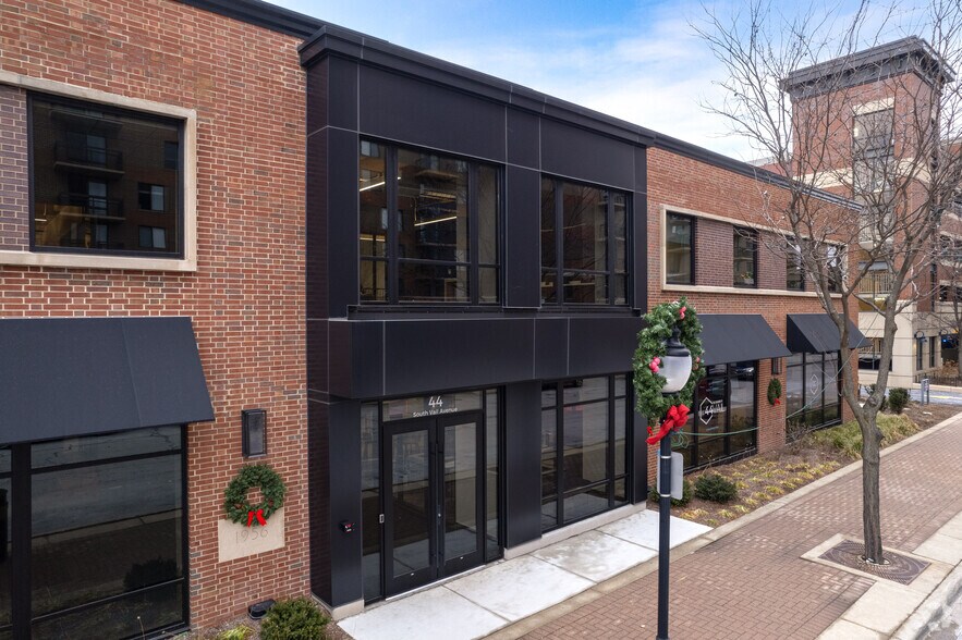 More Photos Of 44 S Vail Ave, Arlington Heights Office For Lease