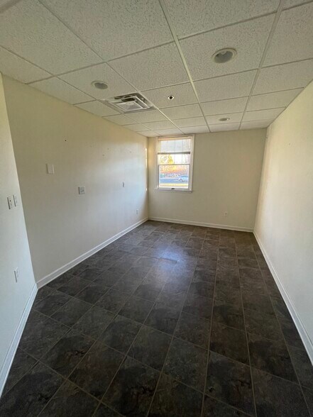 More Photos Of 344-350 Silas Deane Hwy, Wethersfield Medical For Lease