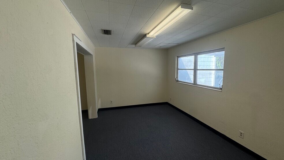 More Photos Of 4065 S Suncoast Blvd, Homosassa Storefront Retail Office For Lease