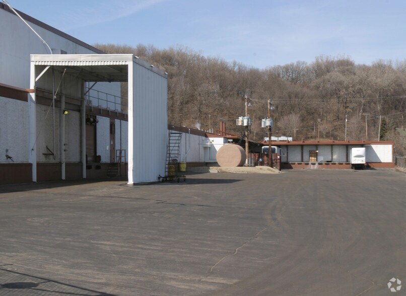 More Photos Of 2140 W 7th St, Saint Paul Manufacturing For Sale