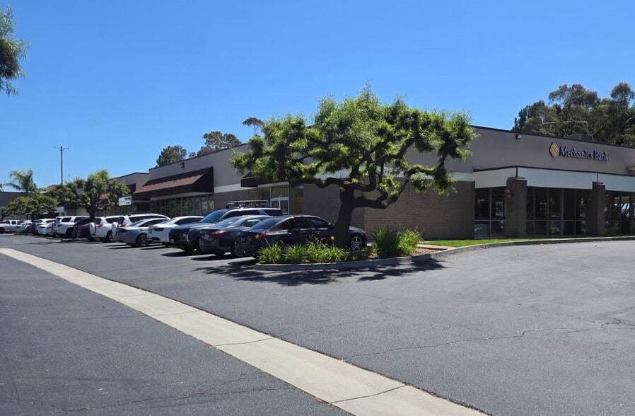 More Photos Of 452-470 Arneill Rd, Camarillo Freestanding For Lease