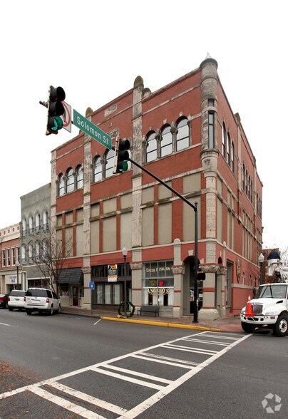 More Photos Of 102 N Hill St, Griffin Restaurant For Sale
