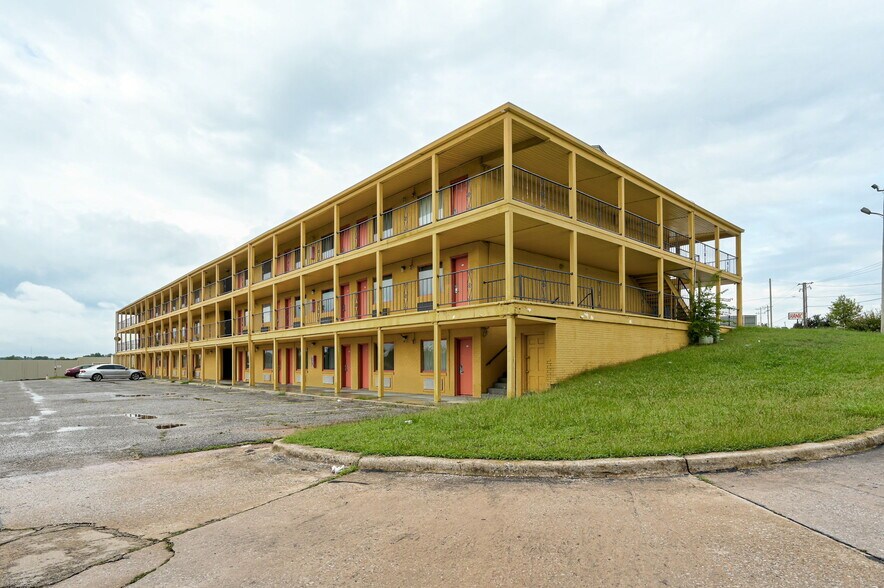 More Photos Of 1400 NE 63rd St, Oklahoma City Hotel For Sale