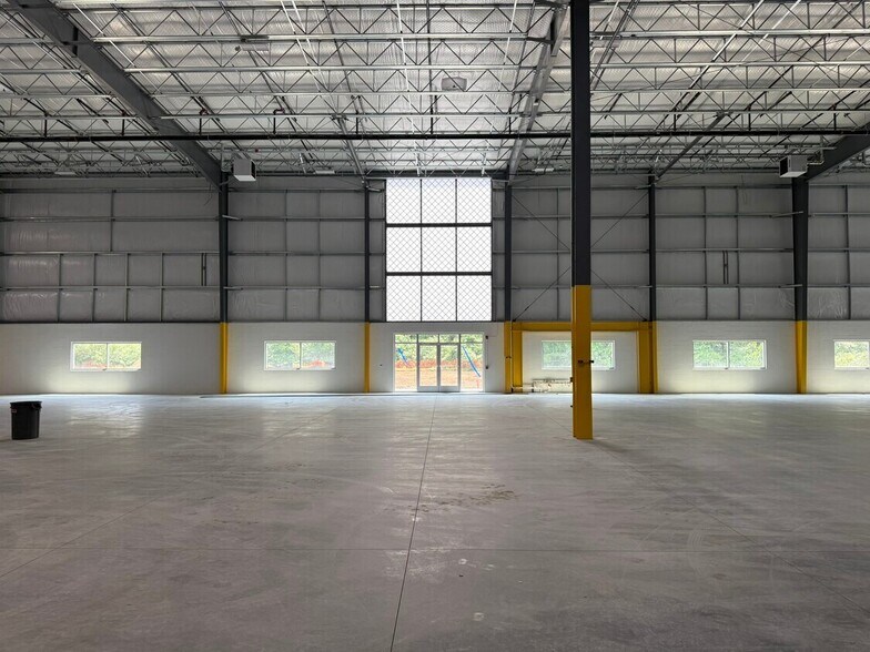 More Photos Of 999 Willow Grove St, Hackettstown Warehouse For Lease