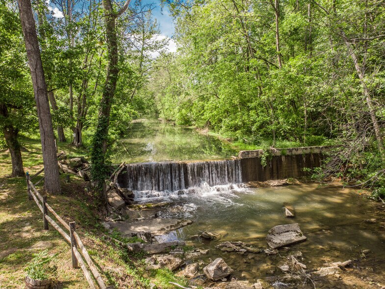 More Photos Of 21405 Parks Mill Rd, Abingdon Lodge Meeting Hall For Sale