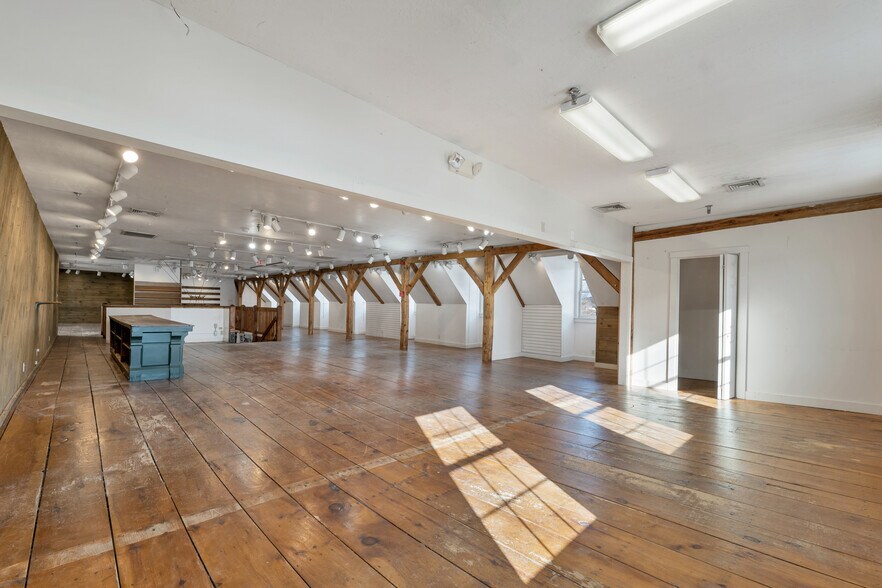 More Photos Of 312 Daniel Webster Hwy, Meredith Hotel For Lease