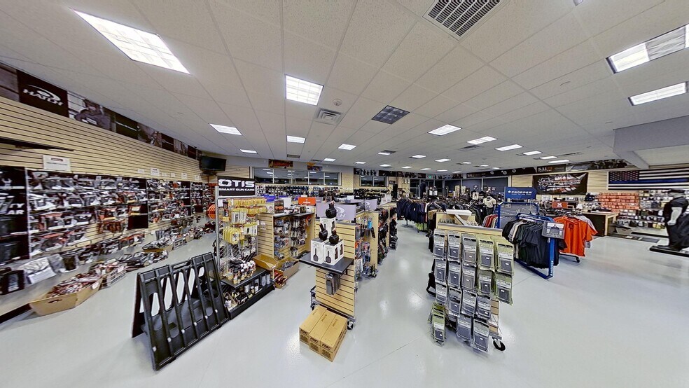 More Photos Of 3763 Imperial St, Frederick Showroom For Sale