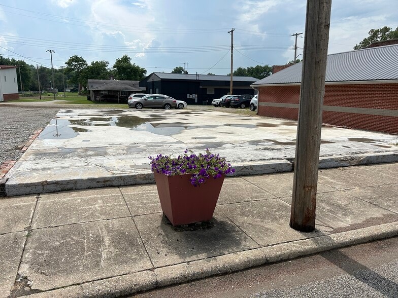 More Photos Of 107 Main st, Hutsonville Land For Sale