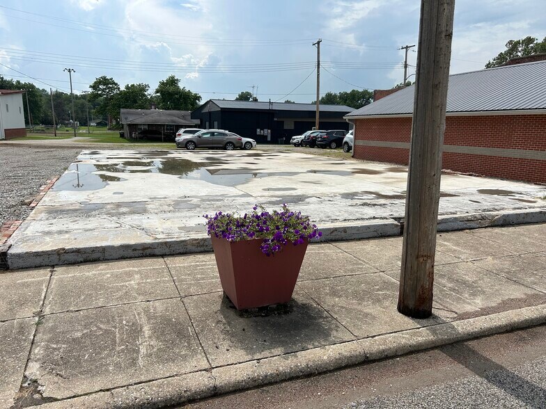 More Photos Of 107 Main st, Hutsonville Land For Sale
