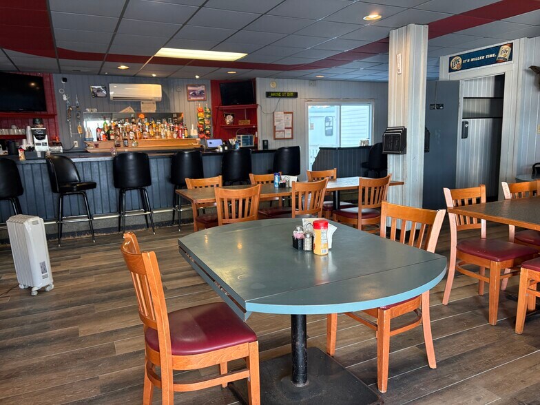 More Photos Of 1040 S Wayne St, Saint Marys Restaurant For Sale