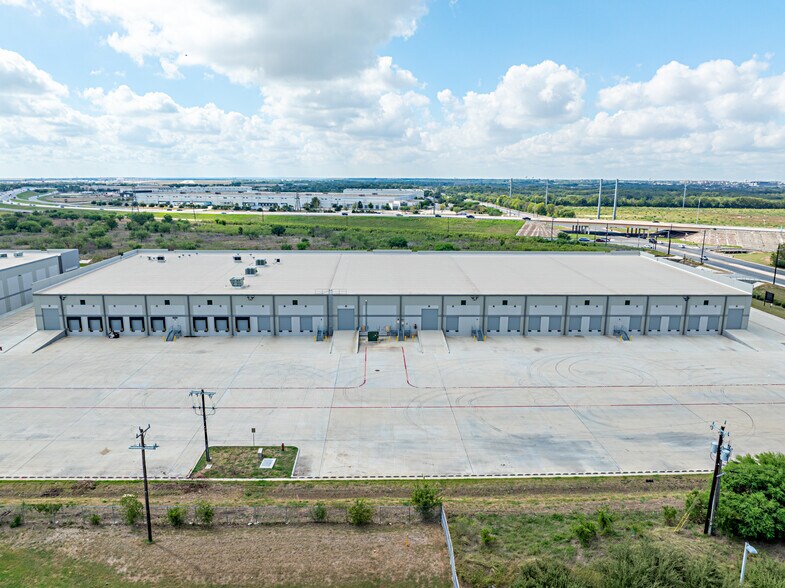 More Photos Of 438 S Callaghan Rd, San Antonio Unknown For Lease