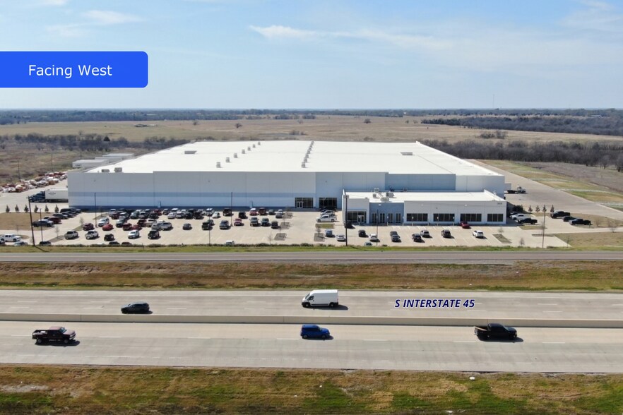 More Photos Of 5000 S Interstate Highway 45 W, Corsicana Distribution For Sale