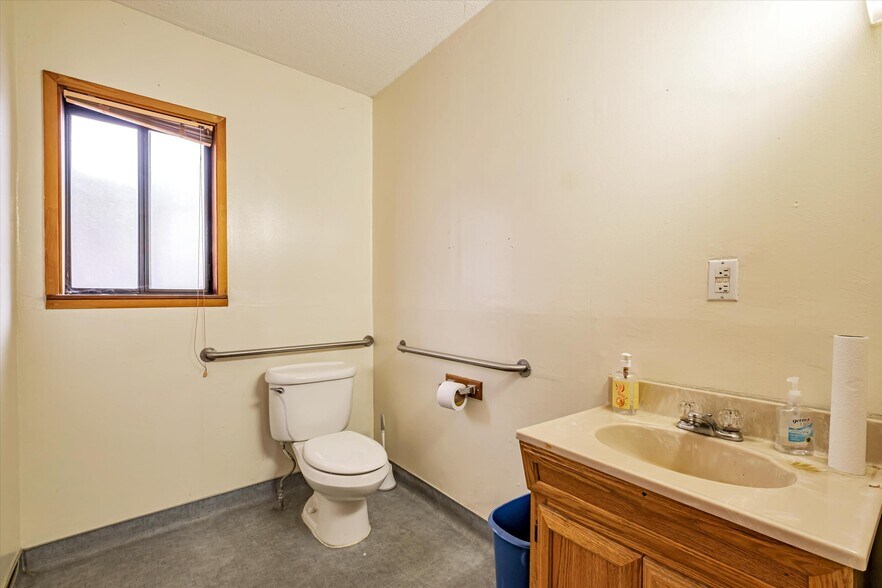 More Photos Of 6275 Thornton Ave, Newark Medical For Sale