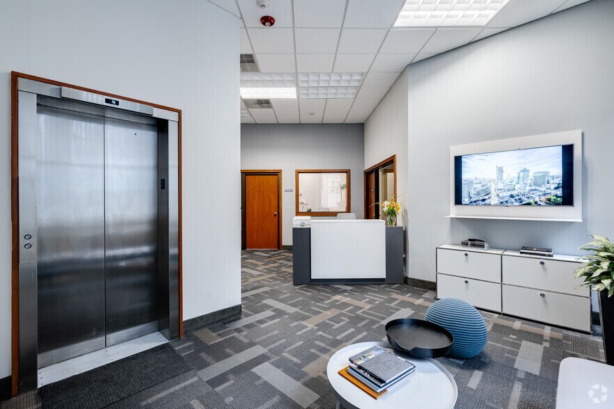 More Photos Of 1511 Walnut St, Philadelphia Office For Lease