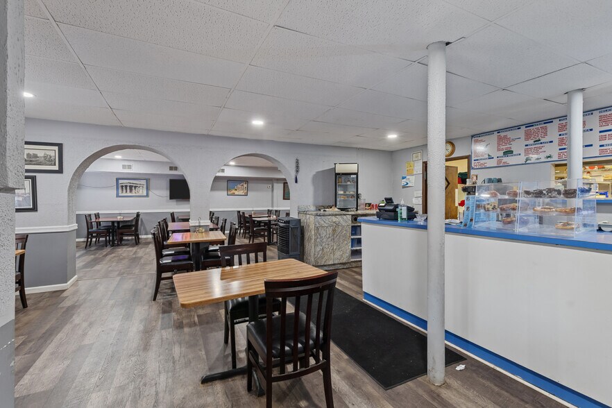 More Photos Of 663 W Pratt St, Baltimore Storefront Retail Residential For Sale