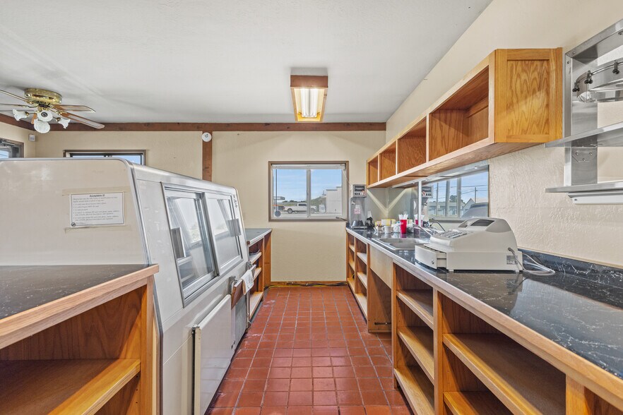 More Photos Of 1455 Oregon ave, Bandon General Retail For Sale