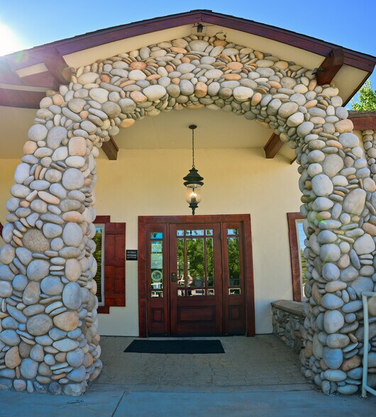 More Photos Of 42718 Moonridge Rd, Big Bear Lake Office For Sale