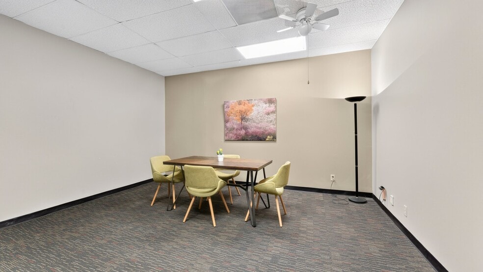 More Photos Of 16522-16536 Park Row, Houston Light Distribution For Sale