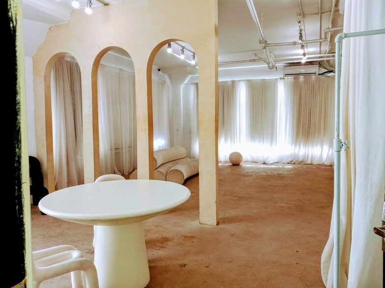 More Photos Of 120 E 8th St, Los Angeles Loft Creative Space For Lease
