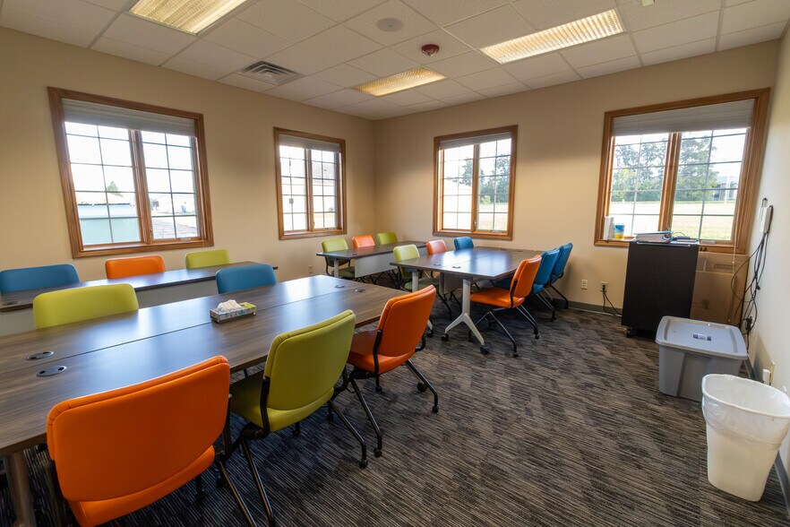 More Photos Of 2809 Commercial Rd, Huntington Office For Sale