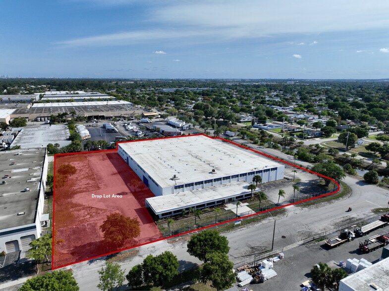 Primary Photo Of 1600 Nw 165th St, Miami Manufacturing For Lease