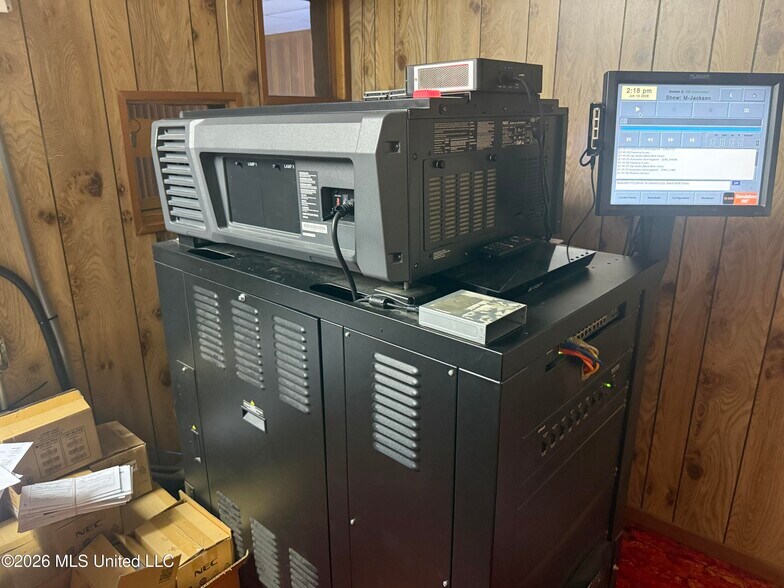 More Photos Of 1405 Kmart Plaza Dr, Yazoo City Movie Theatre For Sale