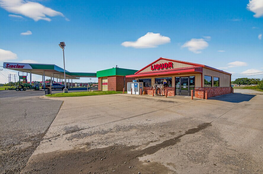 More Photos Of 1199 John Dahl Ave, Pawhuska General Retail For Sale