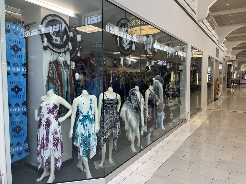 More Photos Of 10000 California St, Omaha Unknown For Lease