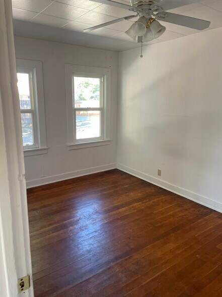 More Photos Of 151 Maciver Ln, Bishop Office For Lease