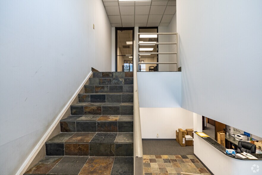 More Photos Of 17510 Red Oak Dr, Houston Office For Sale