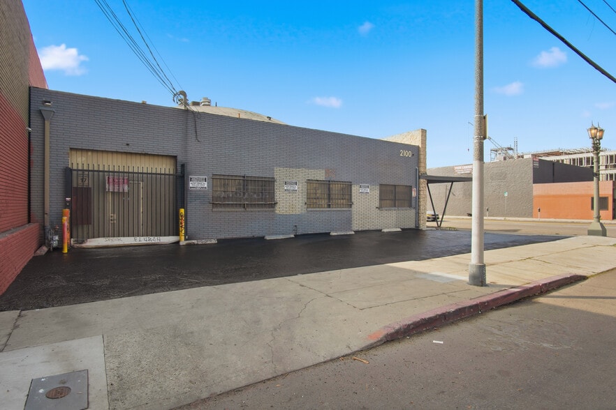 More Photos Of 2100 S Hill St, Los Angeles Research And Development For Sale