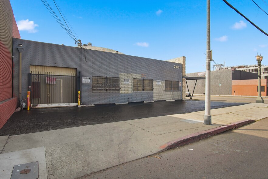 More Photos Of 2100 S Hill St, Los Angeles Research And Development For Sale