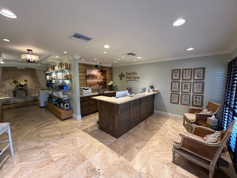 More Photos Of 6600 10th Ave N, Saint Petersburg Medical For Sale