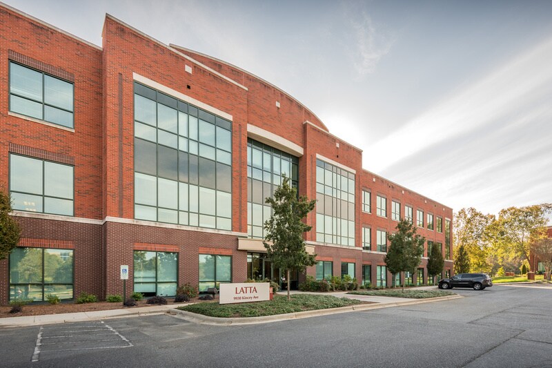 More Photos Of 9930 Kincey Ave, Huntersville Medical For Lease
