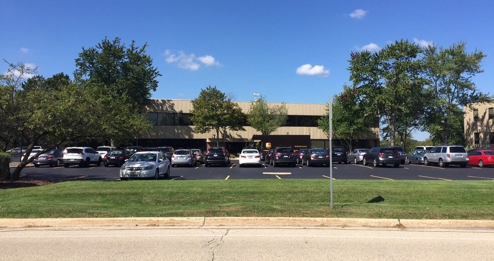 More Photos Of 1250 S Grove Ave, Barrington Unknown For Lease