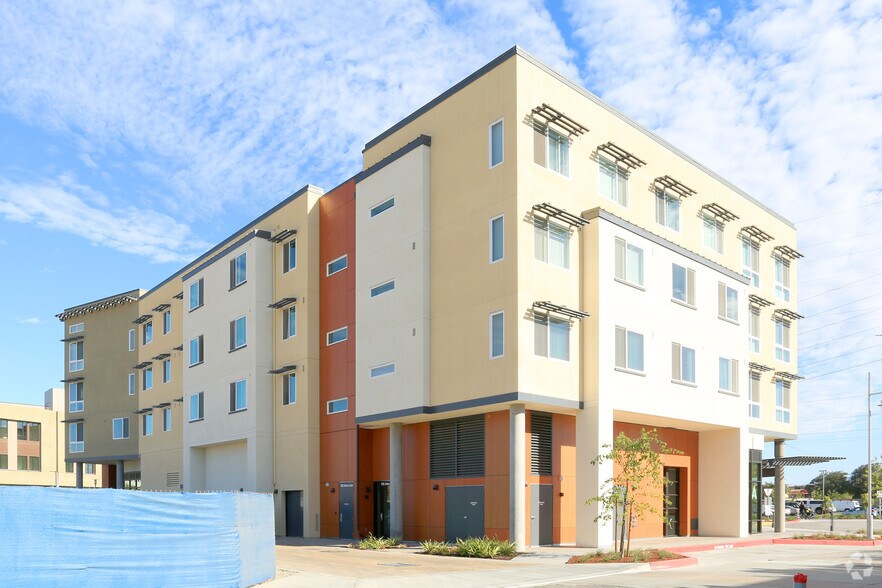 More Photos Of 790 Foster City Blvd, Foster City Apartments For Lease