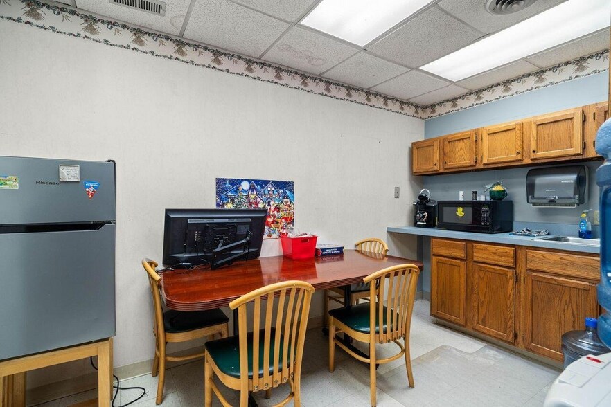 More Photos Of 502 Park Ave, Clearfield Medical For Sale