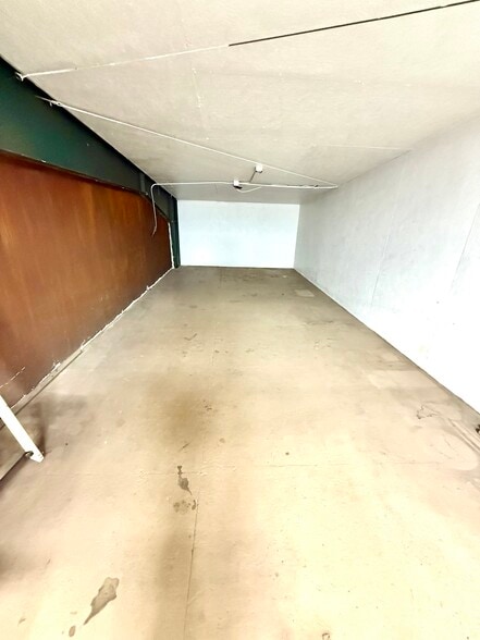 More Photos Of 1805 Industrial Park Dr, Normal Light Distribution For Lease