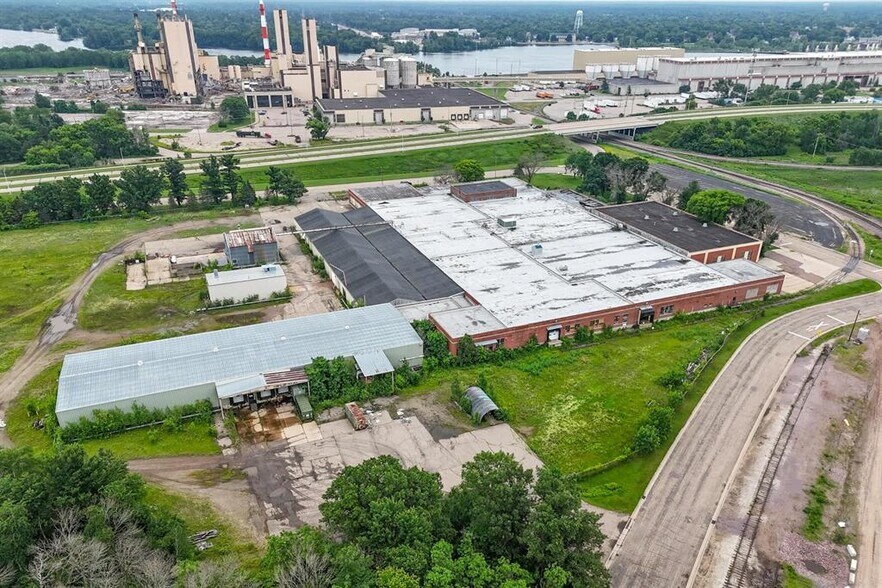 Primary Photo Of 700 Dura Beauty Ln, Wisconsin Rapids Warehouse For Lease