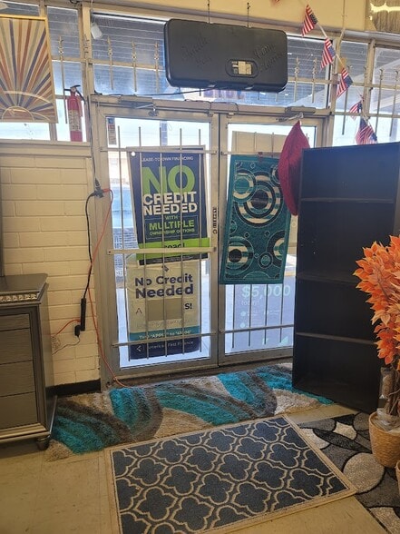 More Photos Of 3646-3678 Culebra Rd, San Antonio Storefront For Lease