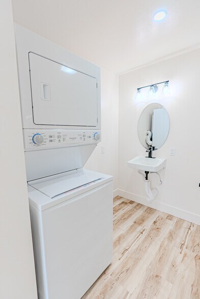 More Photos Of 2519 Columbia St, San Diego Apartments For Sale