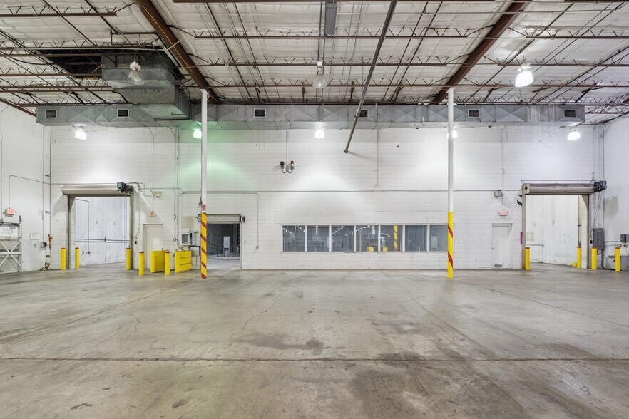 More Photos Of 8100 Kempwood Dr, Houston Manufacturing For Lease