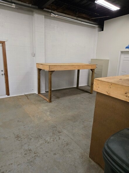 More Photos Of 1315 S Water Ave, Gallatin Freestanding For Lease