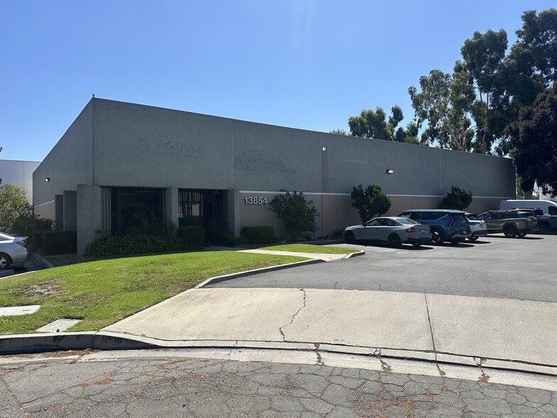 Primary Photo Of 13854 Bentley Pl, Cerritos Warehouse For Lease