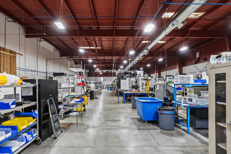More Photos Of 894 Faulstich Ct, San Jose Warehouse For Sale