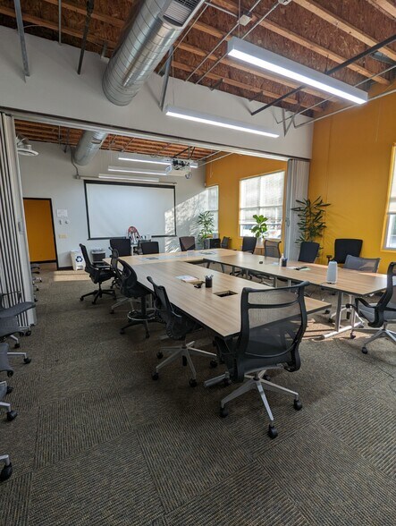 More Photos Of 2705 Media Center Dr, Los Angeles Warehouse For Lease