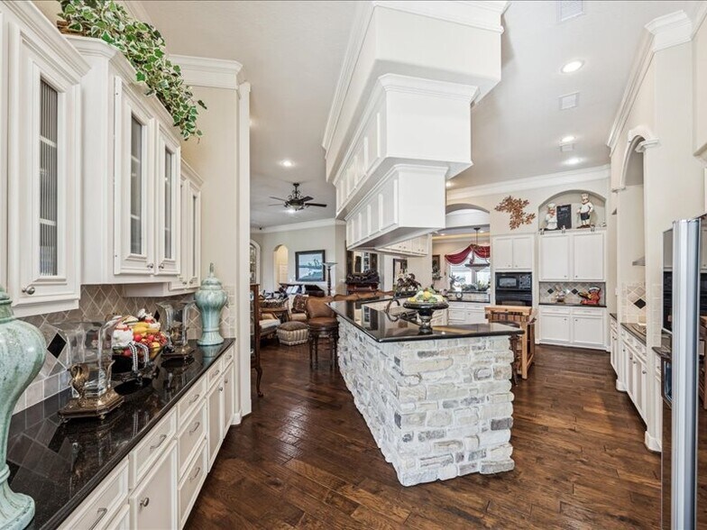 More Photos Of 16372 Highway 6, Navasota Specialty For Sale