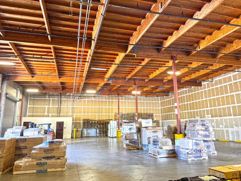 More Photos Of 975 Corporate Center Pky, Santa Rosa Warehouse For Lease