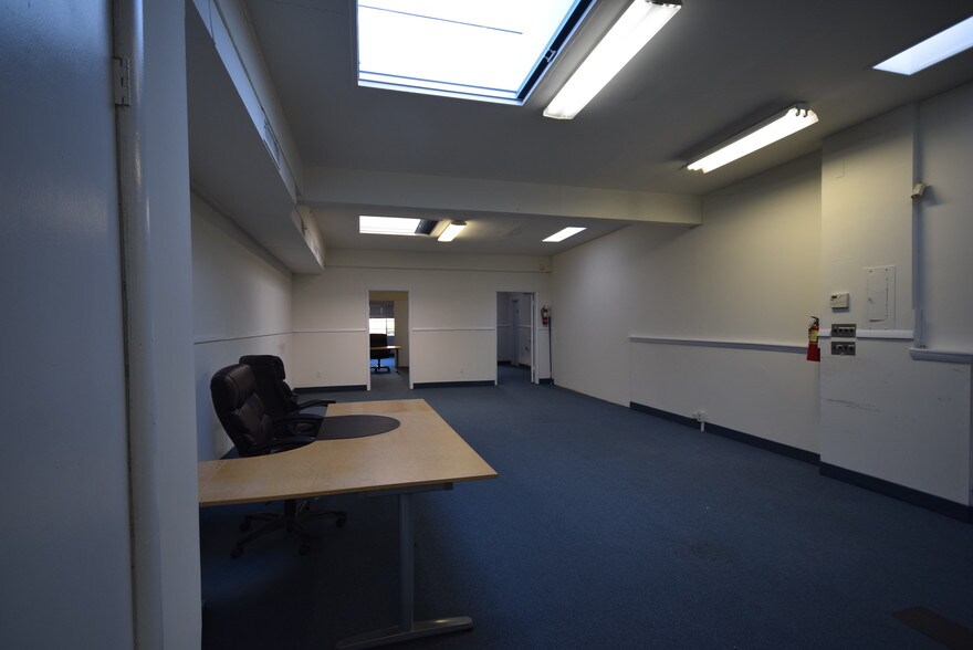 More Photos Of 108 W Jefferson St, Falls Church Warehouse For Lease